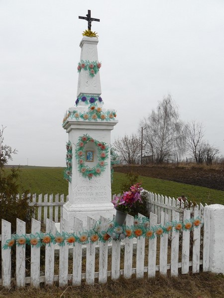 lubcze_figura_przy_zjezdzie_na_szlatyn_pod_twoja_obrone_uc (Kopiowanie)